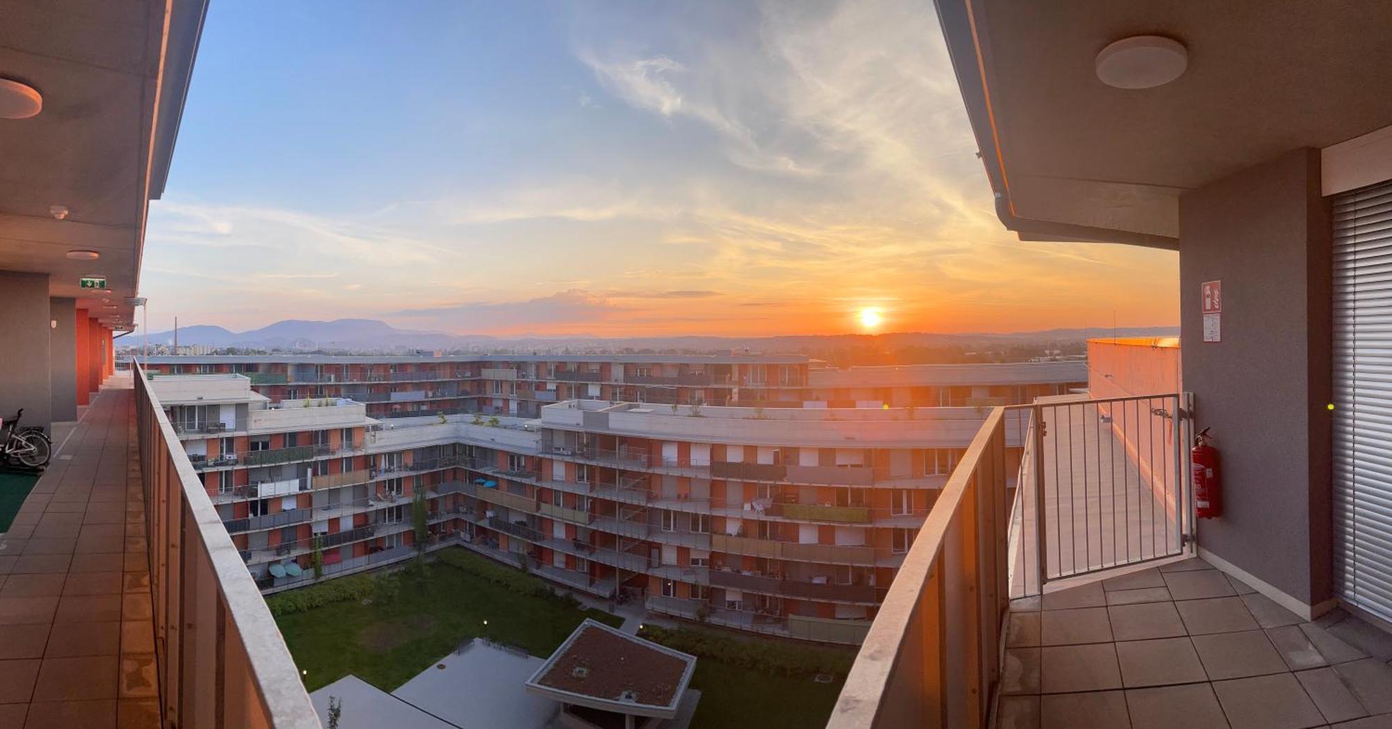 100 Qm Penthouse, Self-Check-In, 2 Parkplaetze Graz Exterior foto