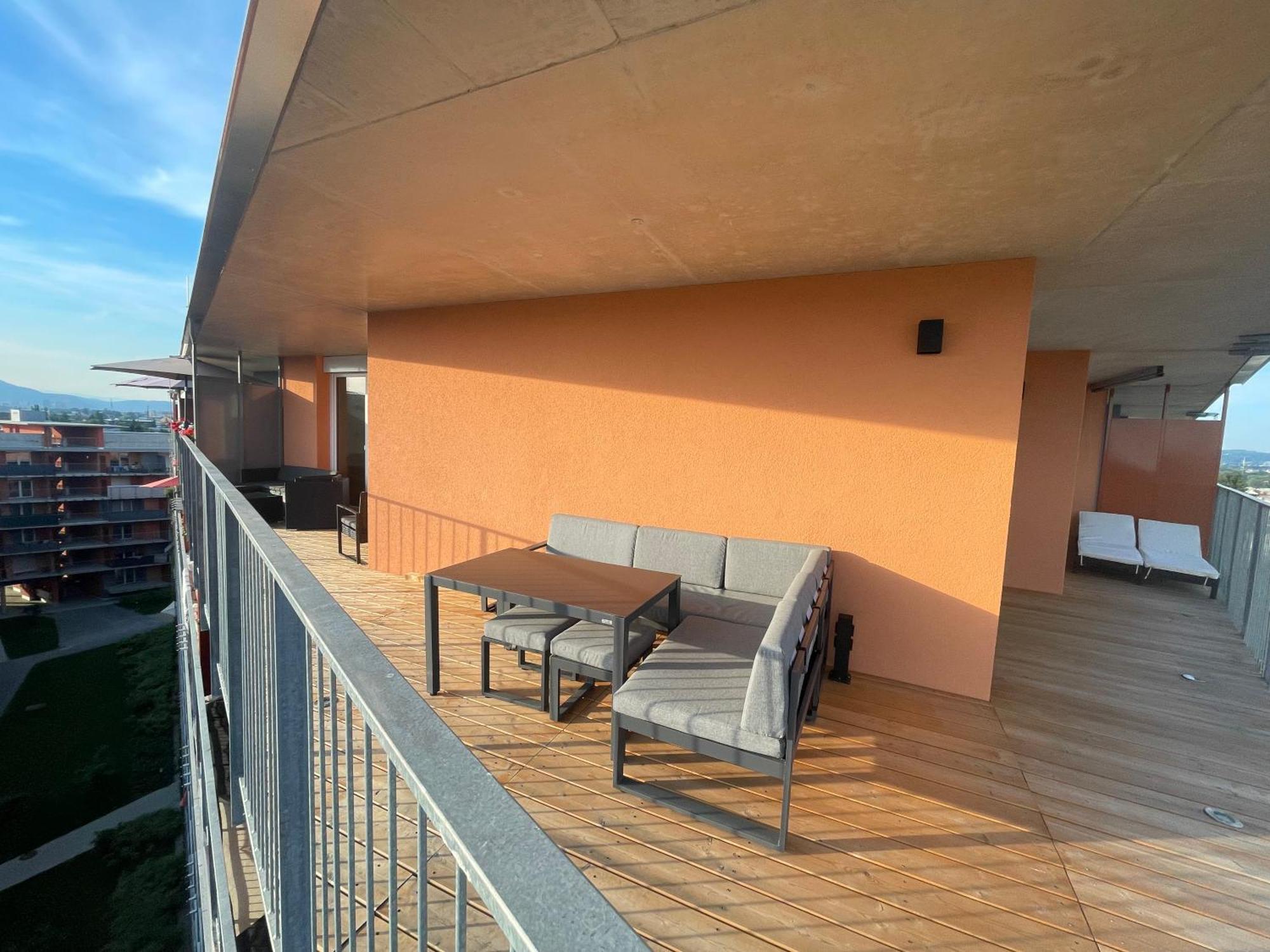 100 Qm Penthouse, Self-Check-In, 2 Parkplaetze Graz Exterior foto