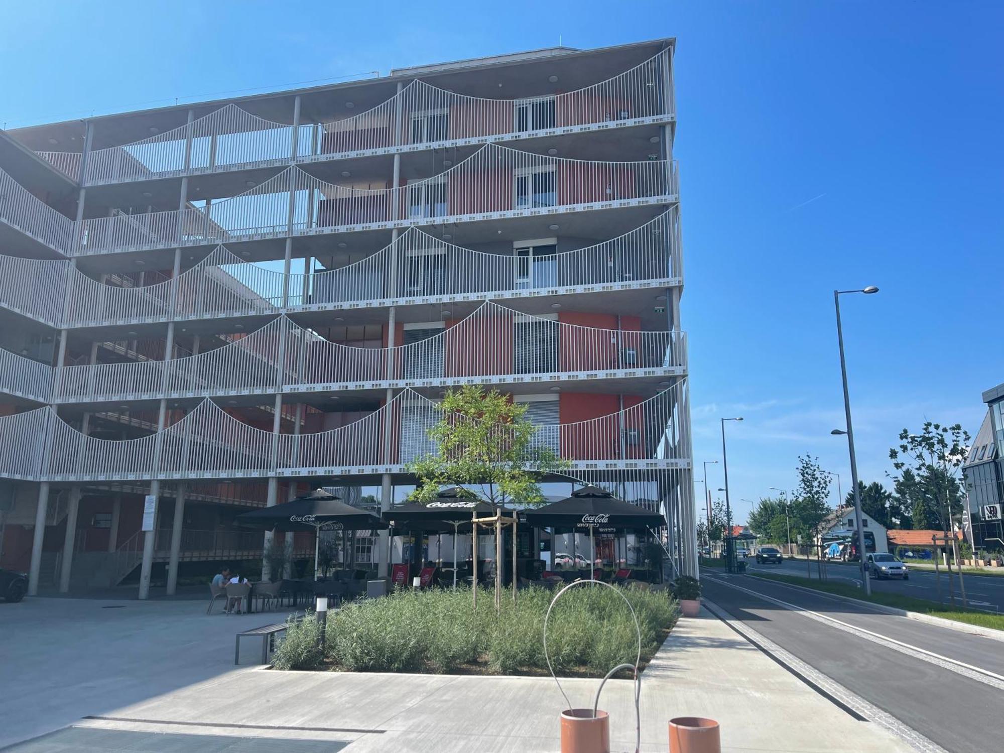 100 Qm Penthouse, Self-Check-In, 2 Parkplaetze Graz Exterior foto