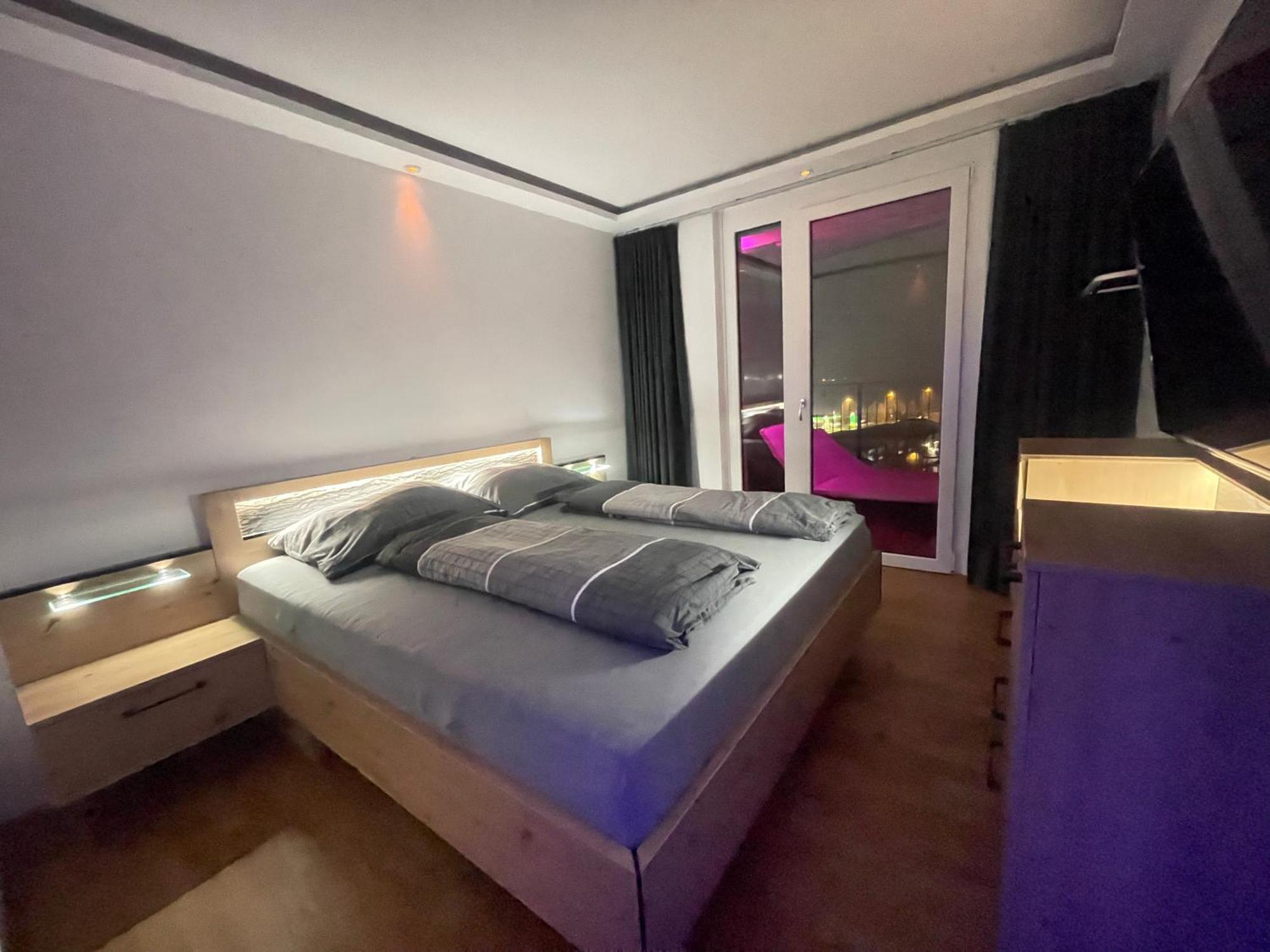 100 Qm Penthouse, Self-Check-In, 2 Parkplaetze Graz Exterior foto
