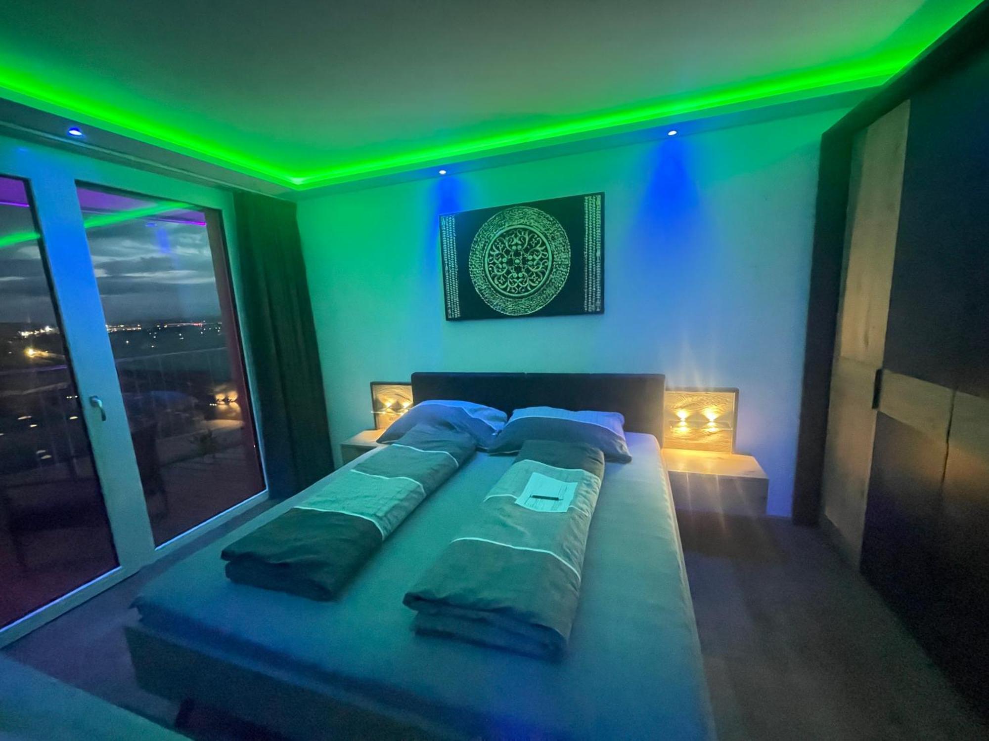 100 Qm Penthouse, Self-Check-In, 2 Parkplaetze Graz Exterior foto