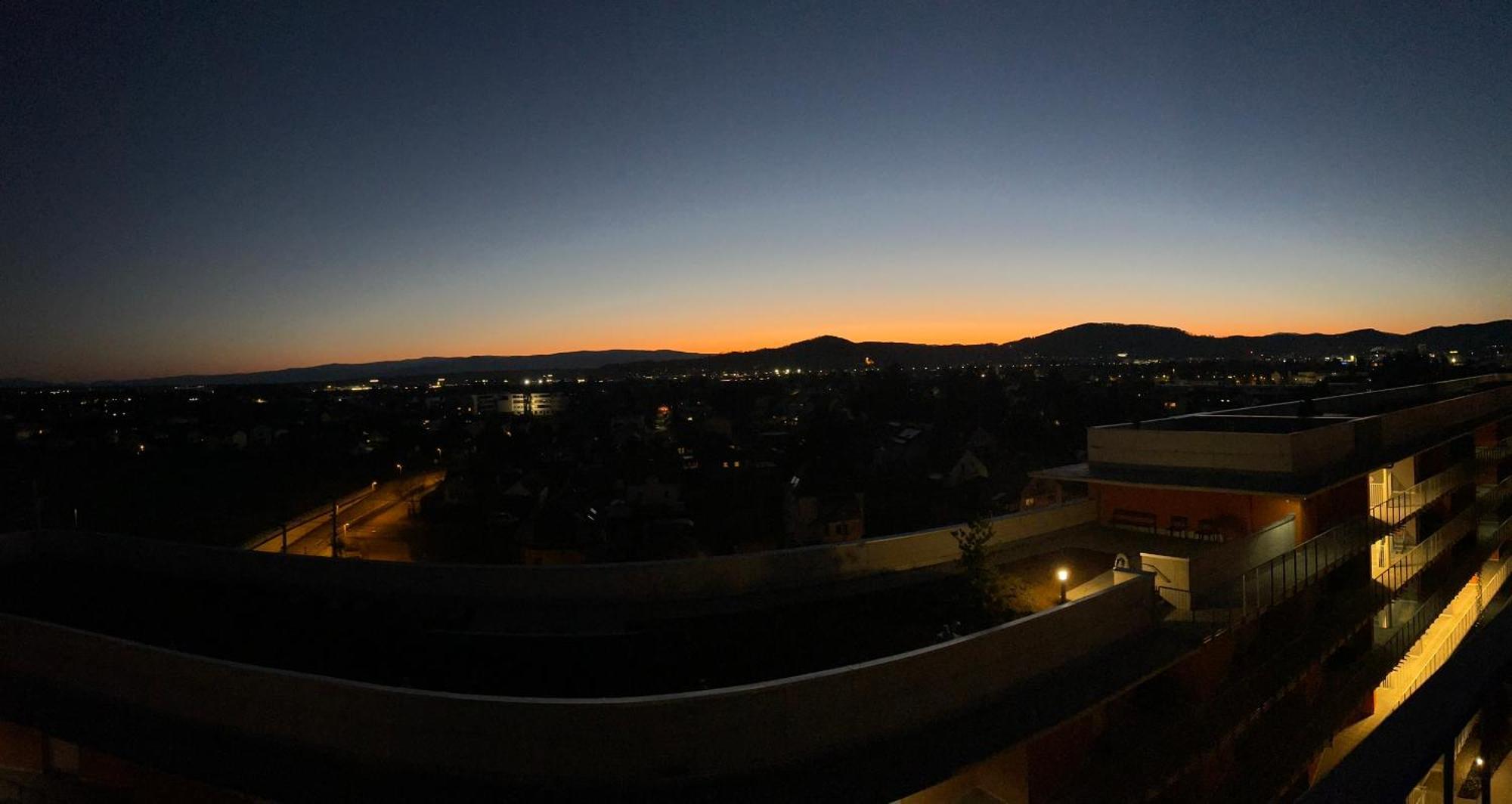 100 Qm Penthouse, Self-Check-In, 2 Parkplaetze Graz Exterior foto